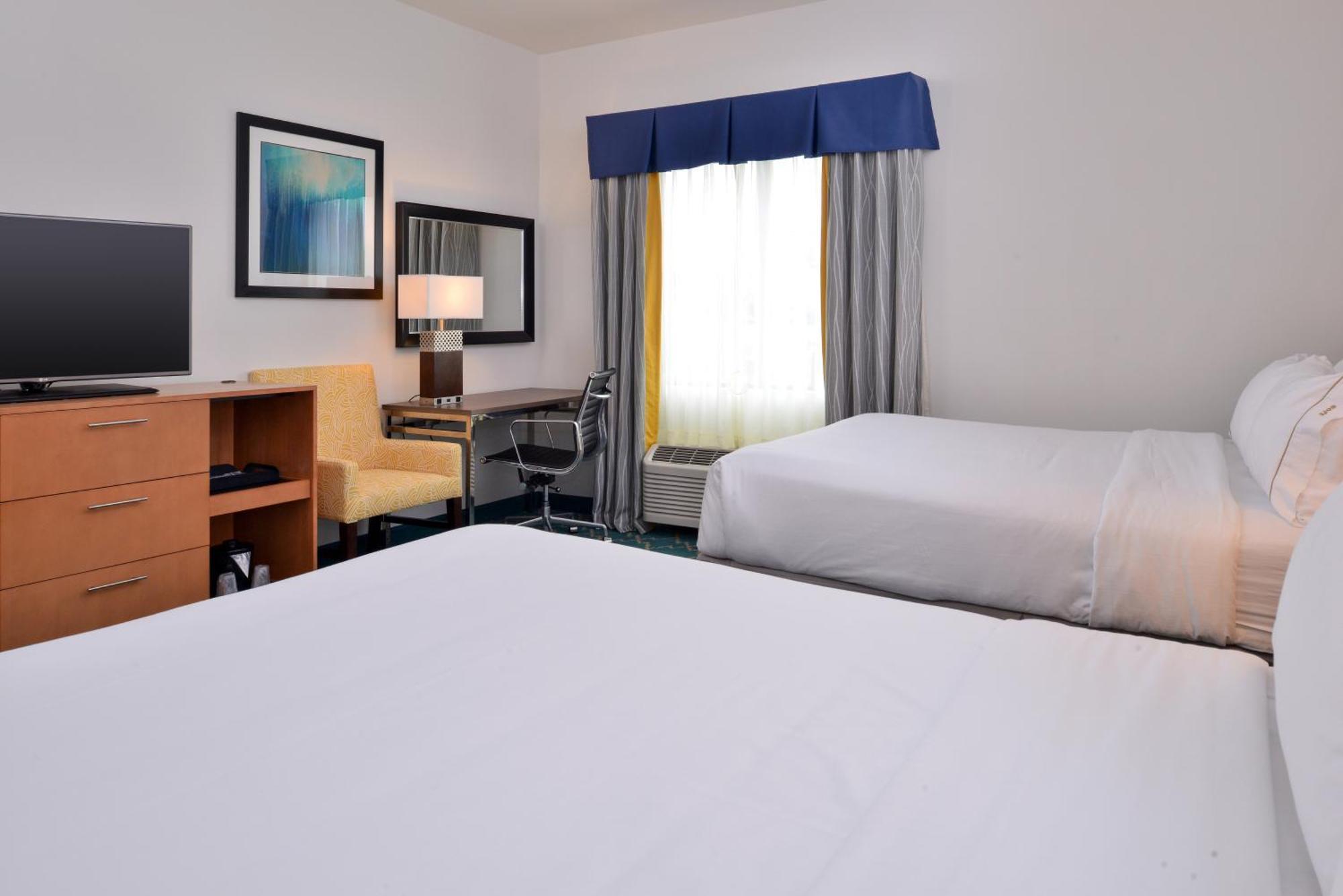 Queen Room Two Queen Beds Hearing Accessible Roll Shower or Non-Smoking