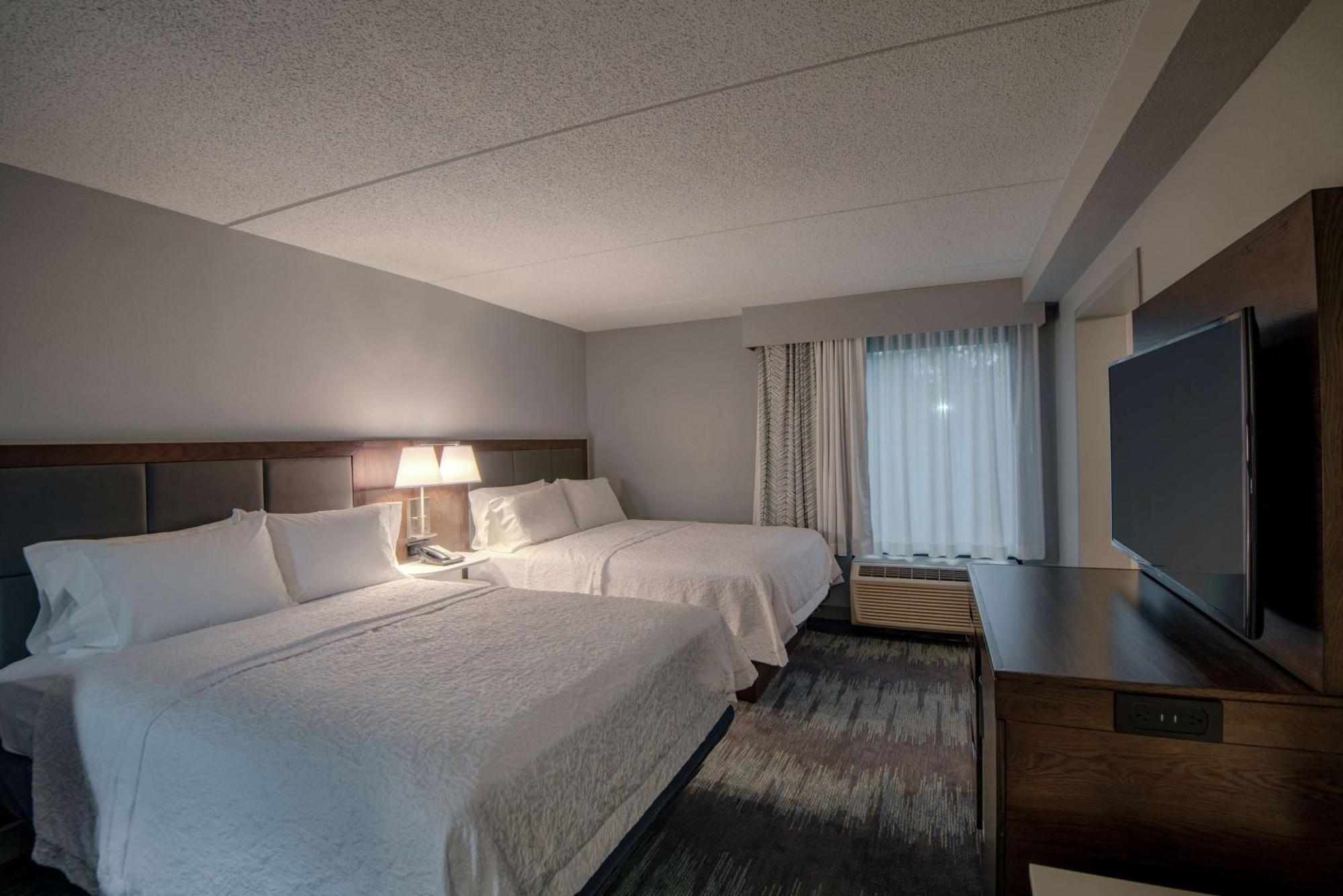 Queen Room Two Queen Beds Non-Smoking