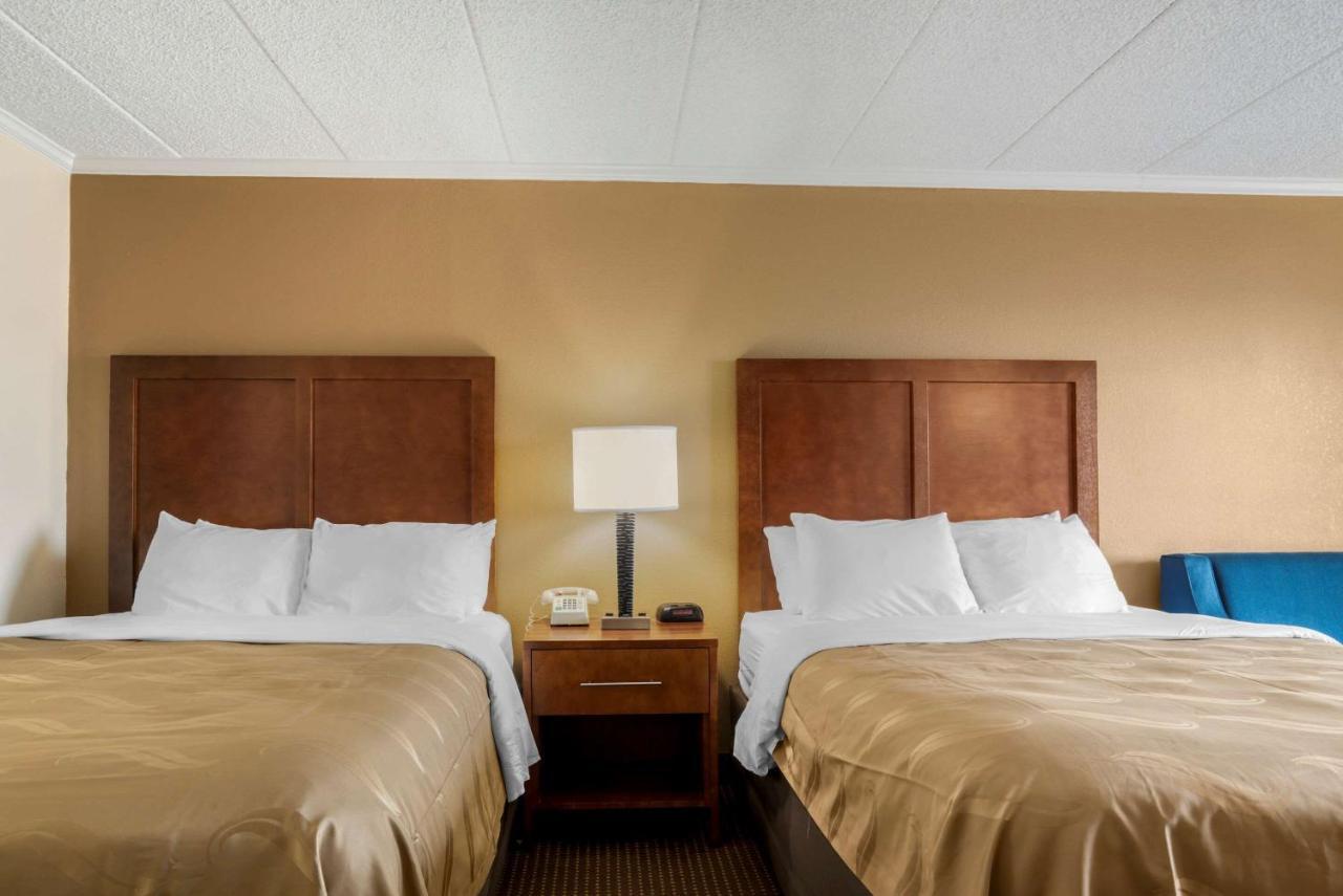 Efficiency Queen Room Two Queen Beds Non-Smoking