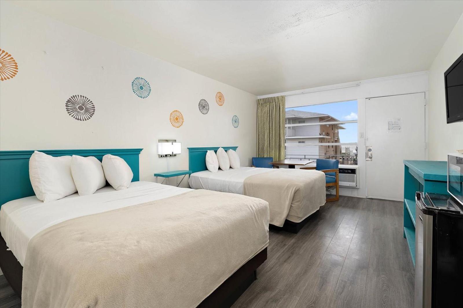 Standard room partial ocean view 2 double beds