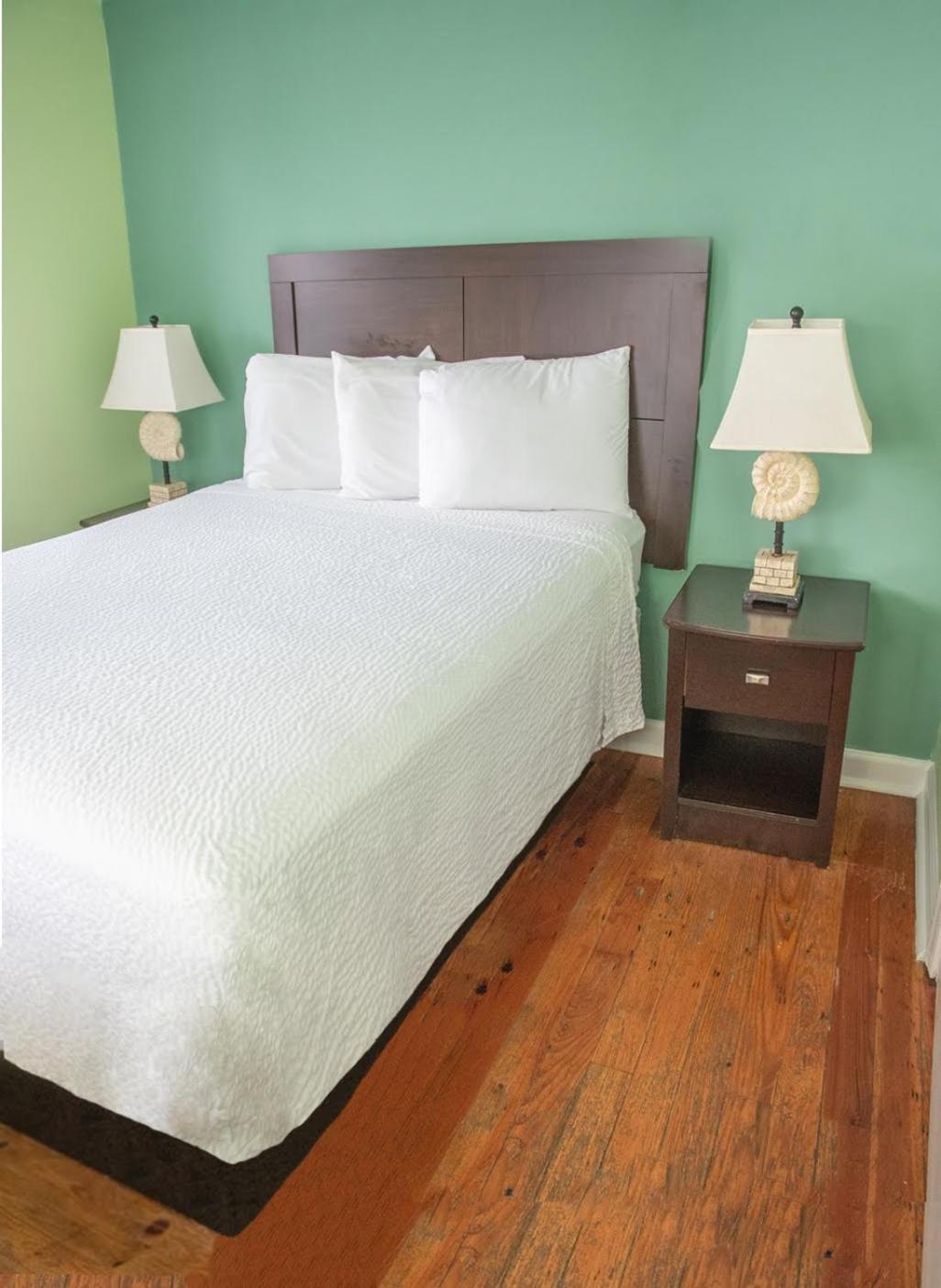3-Bedroom Bungalow 1 King 3 Double Beds