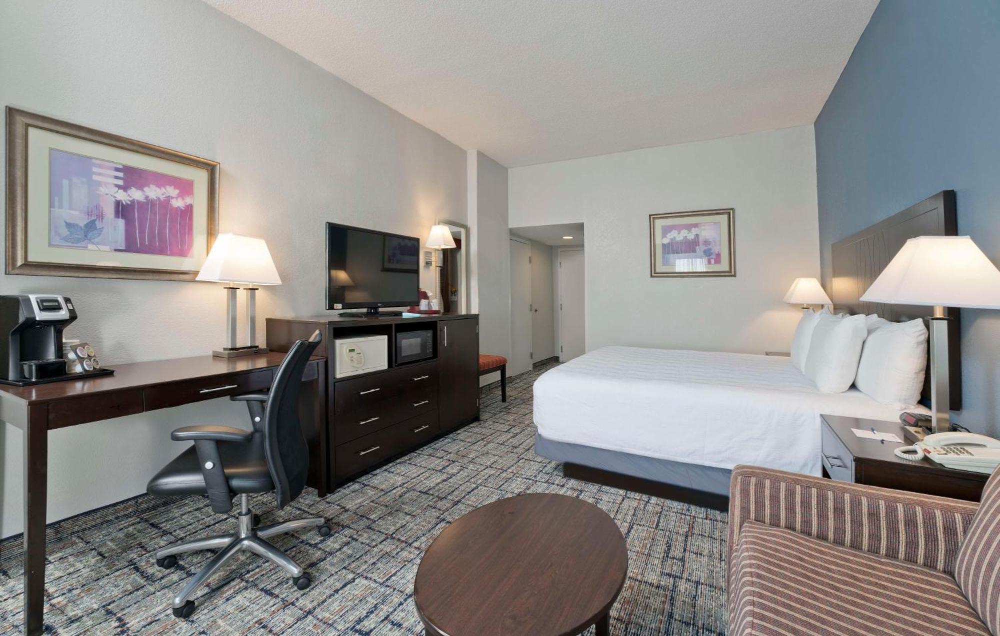 King Room Roll Shower Disability Access or Non-Smoking