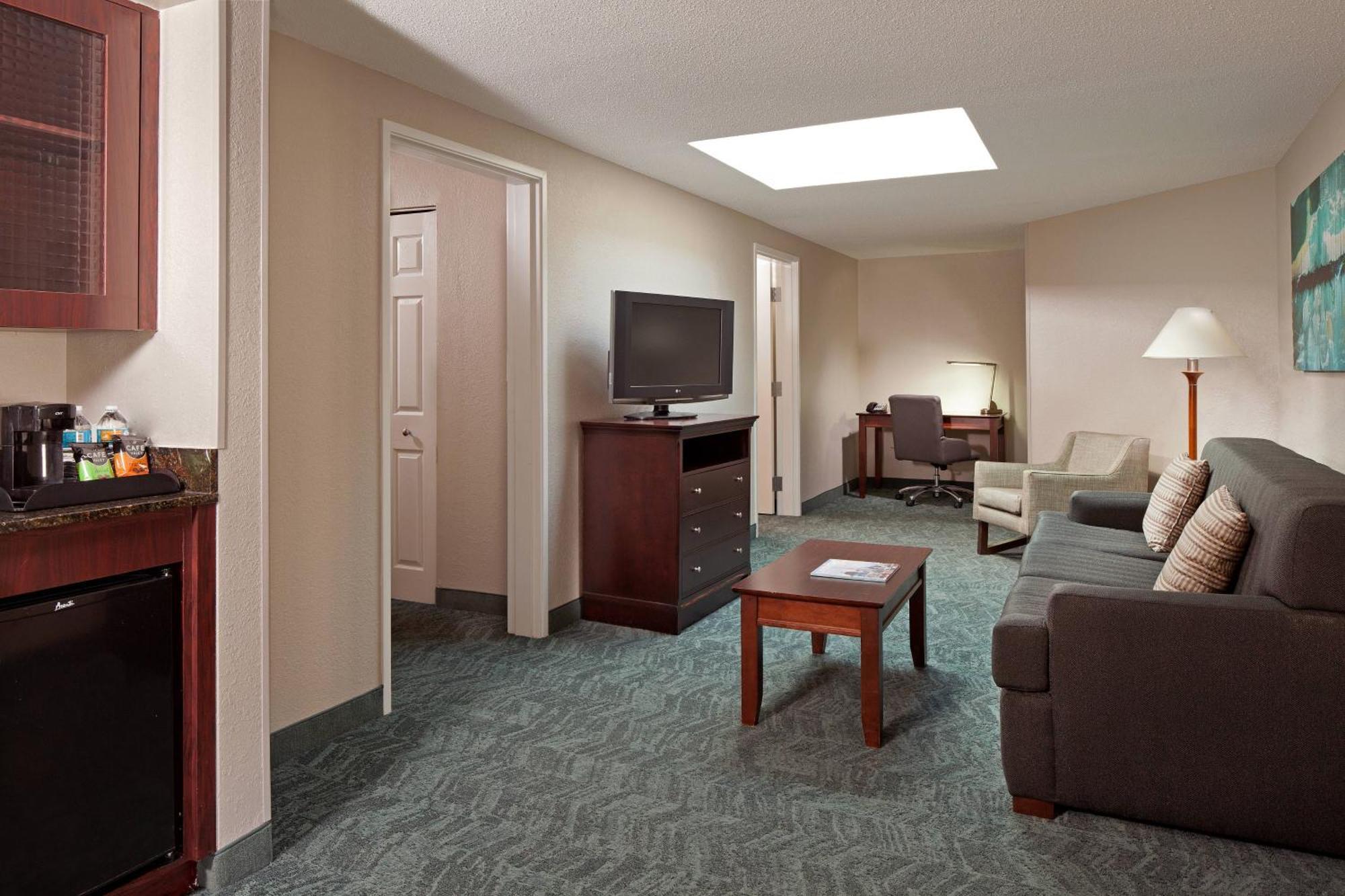 Two-Bedroom King Suite Two King Beds High Floor Roll Shower Mobility Access or Hearing Accessible