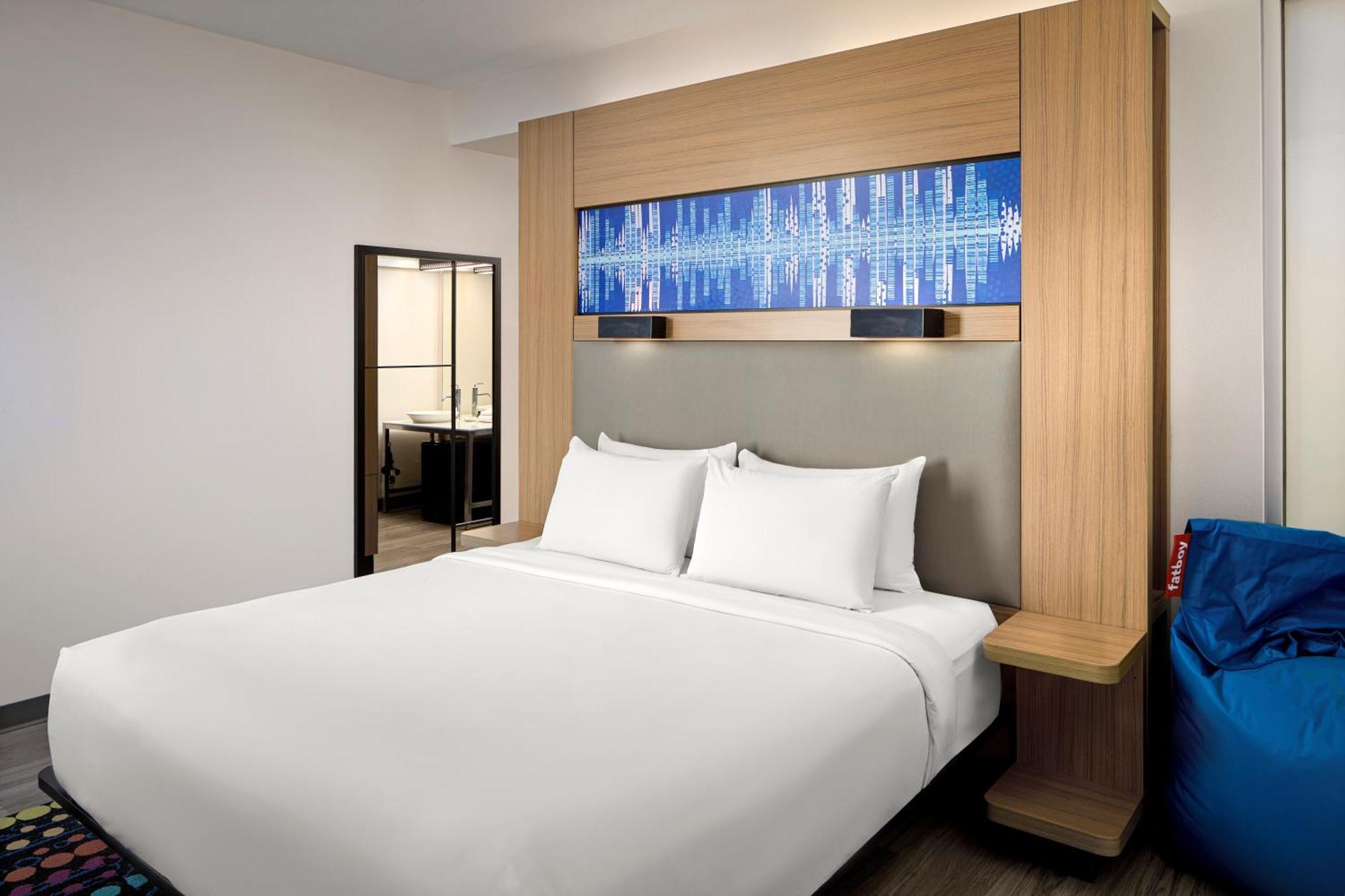 Guest Room 1 King