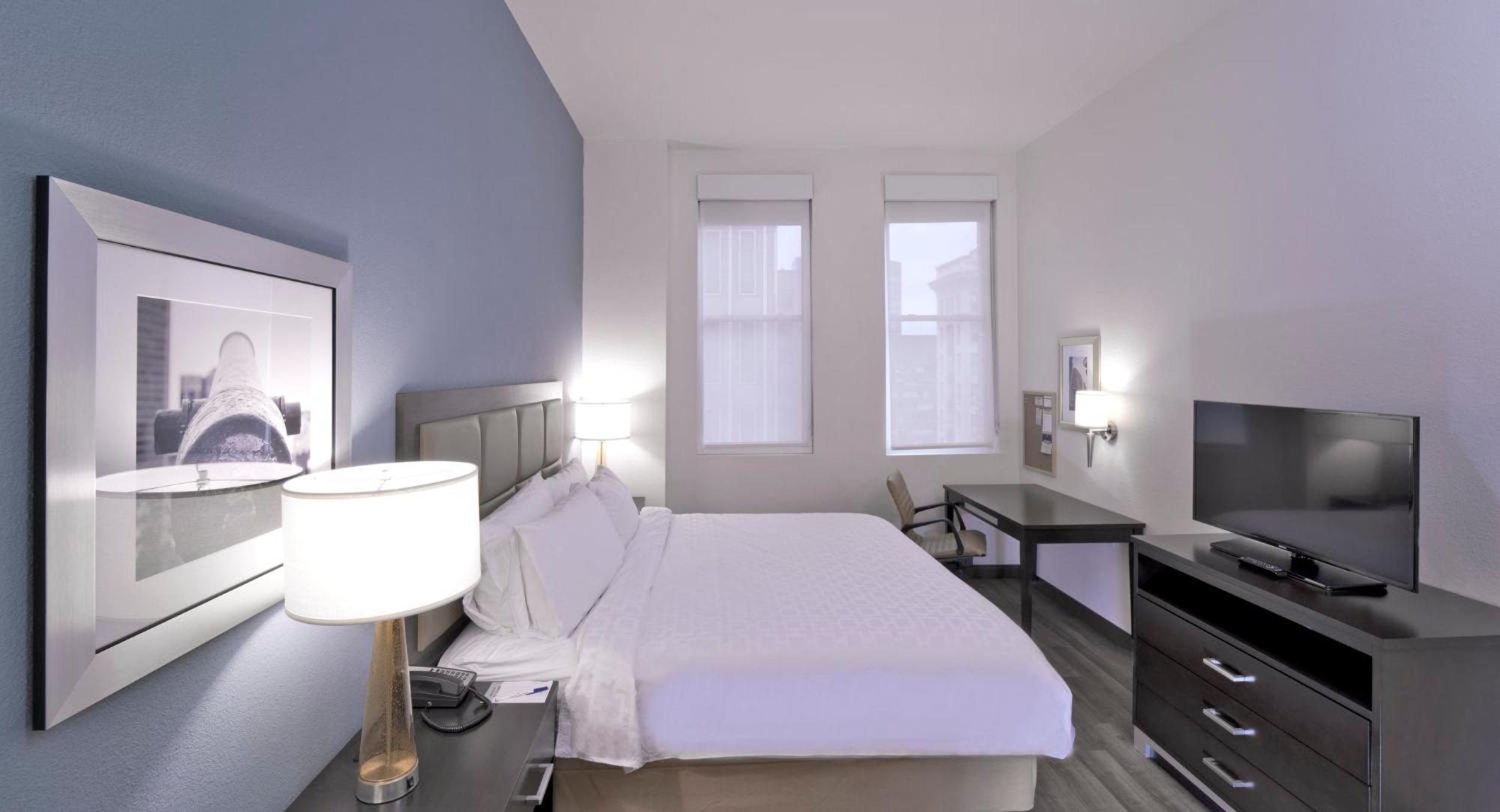 King Studio Suite