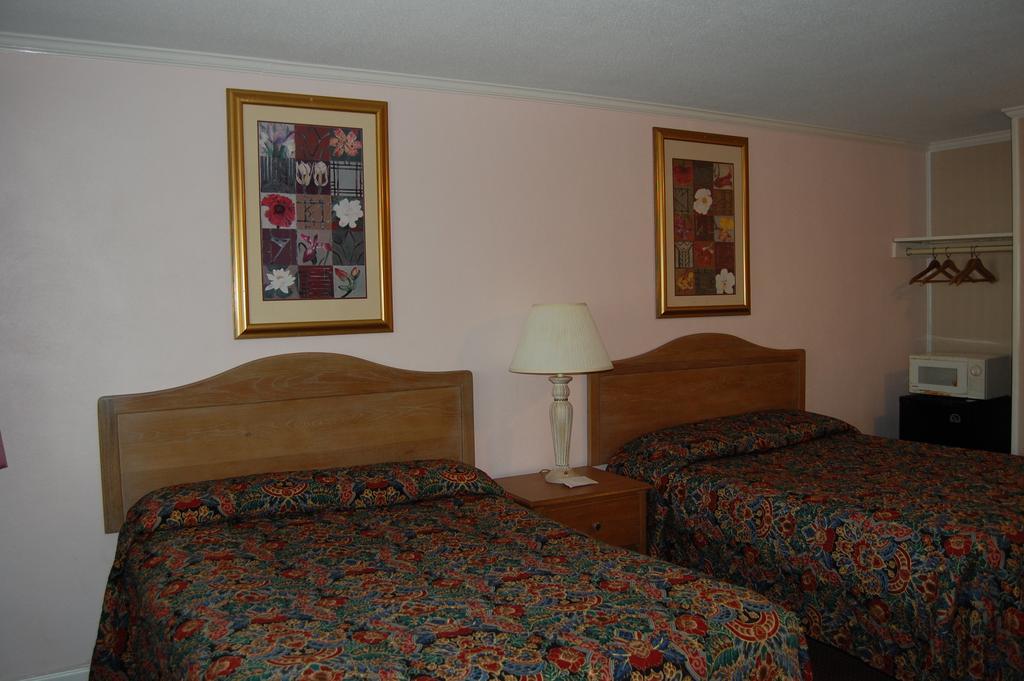 Double Room Two Double Beds Non-Smoking
