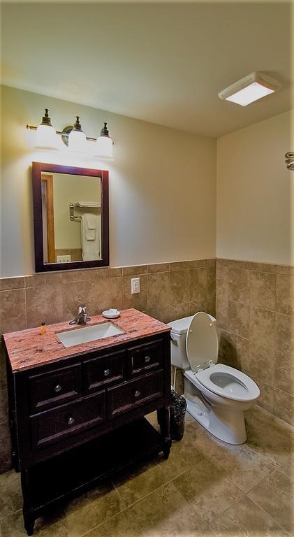 Small Deluxe King Room