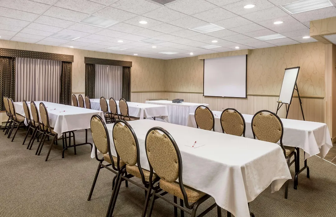 Ramada Plaza By Wyndham Hagerstown-1