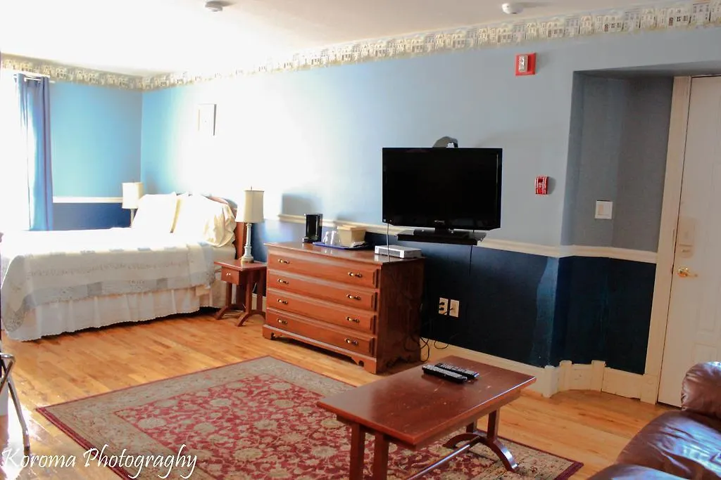 The Victorian-Candle Bed & Breakfast-1