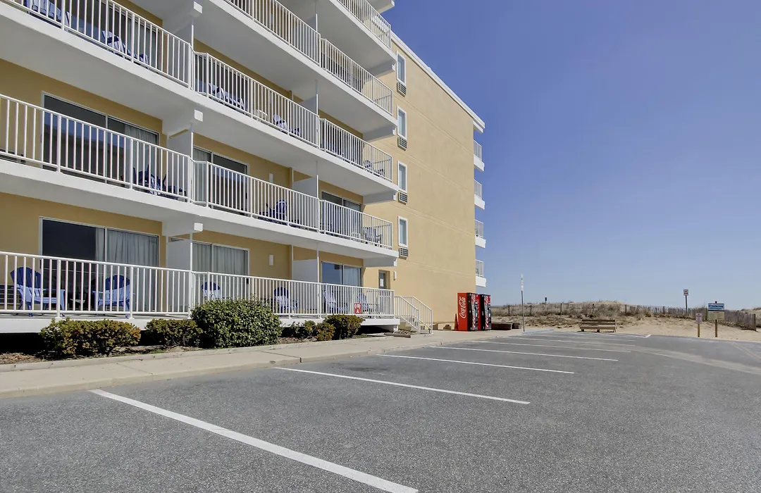 Sealoft Oceanfront Hotel-1
