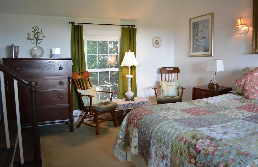 Black Walnut Point Inn-1