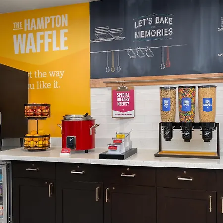 Hampton Inn Baltimore Bayview Campus-2