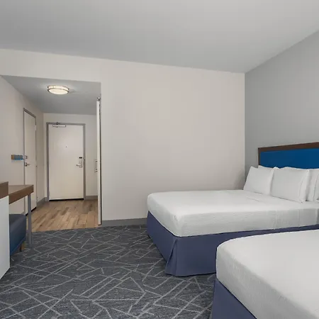 Hampton Inn Baltimore Bayview Campus-3