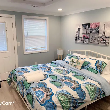 En Suite Next To Fells Point-2